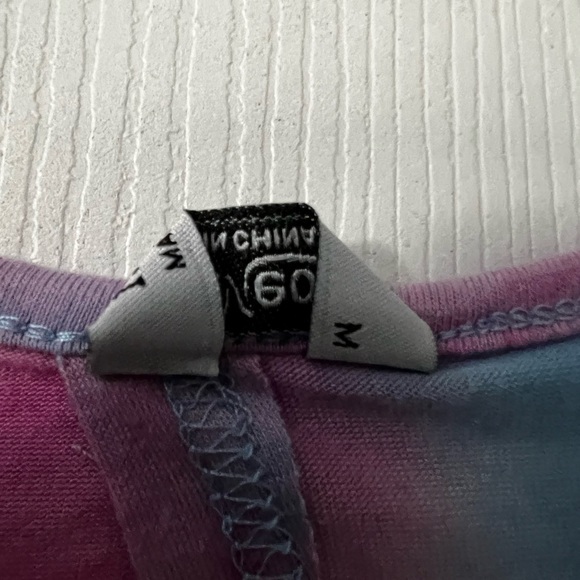 Womens open back athletic long sleeve MED‎ - Picture 3 of 6